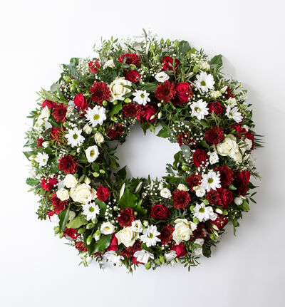 Krans i rødt og hvitt 70 cm Krans i rødt og hvitt 70 cm